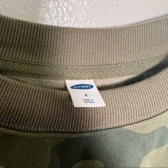Old Navy Vintage Crew-Neck Sweatshirt Green Camo - Picture 13 of 15